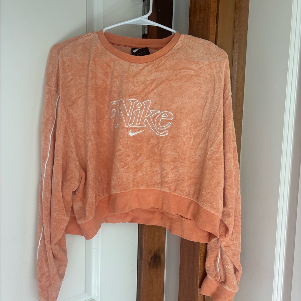Nike Women's Peach Cropped Sweatshirt